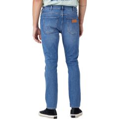 Nadrág Wrangler® Larston MBR Slim Fit New Favorite W18SJX21Y Nadrág Wrangler® Larston MBR Slim Fit New Favorite W18SJX21Y